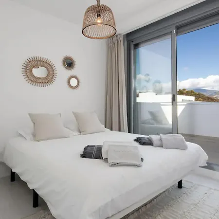 Luxury Penthouse With Stunning Views - Close To Marbella Apartment